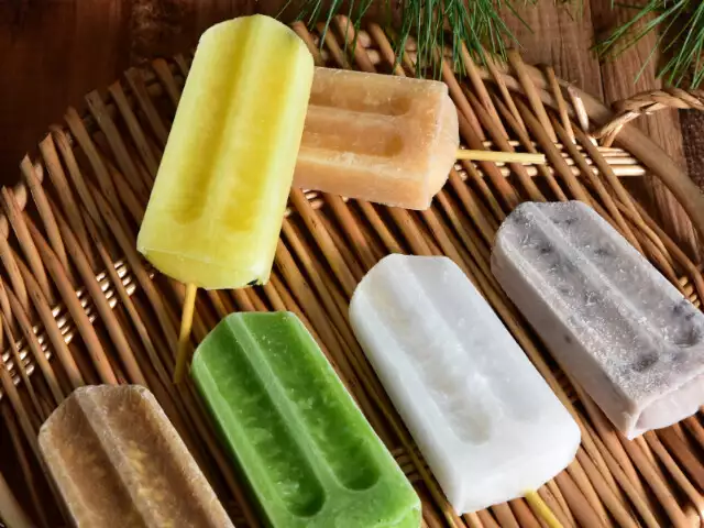 冰棒除了米糕、鳳梨等傳統口味，也會因地制宜，研發在地特有風味。圖片來源：日日幸福提供。