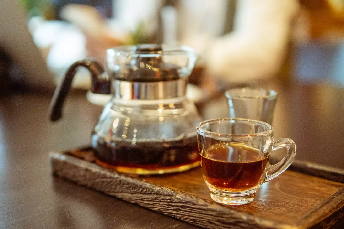 爐鍋咖啡提供的單品咖啡不提供糖、奶；希望能讓顧客體會到，咖啡的原味不只是苦的，而是像水果原汁一樣層次豐富。